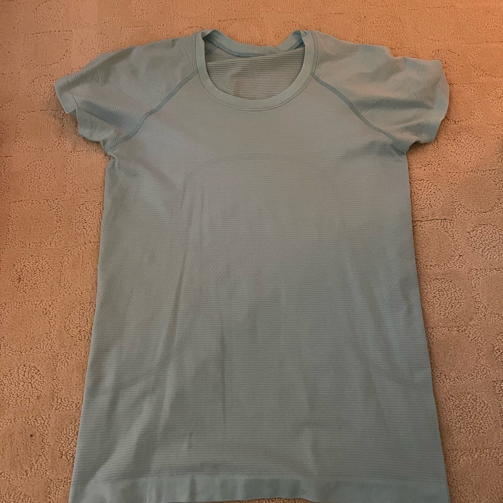 Lululemon swiftly top